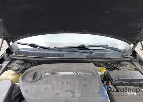 2015 Chrysler 200 S z USA, uszkodzony, nr VIN 1C3CCCDG9FN687007